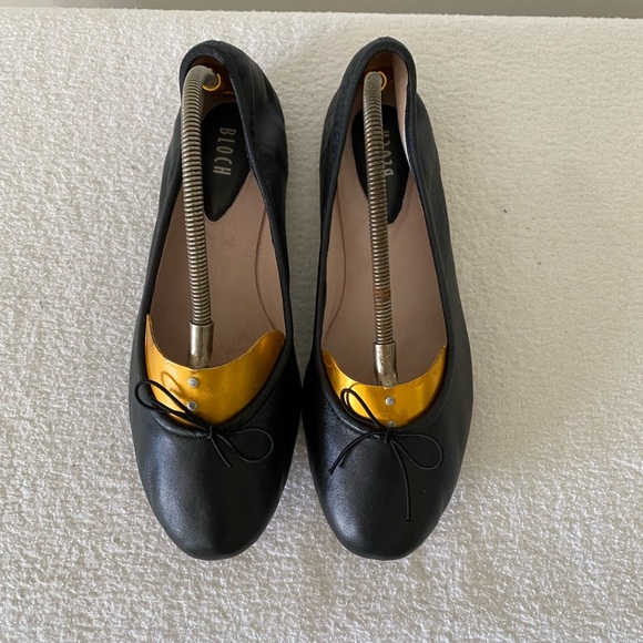Black leather Bloch ballet flats. Sz 38. - Picture 6 of 9